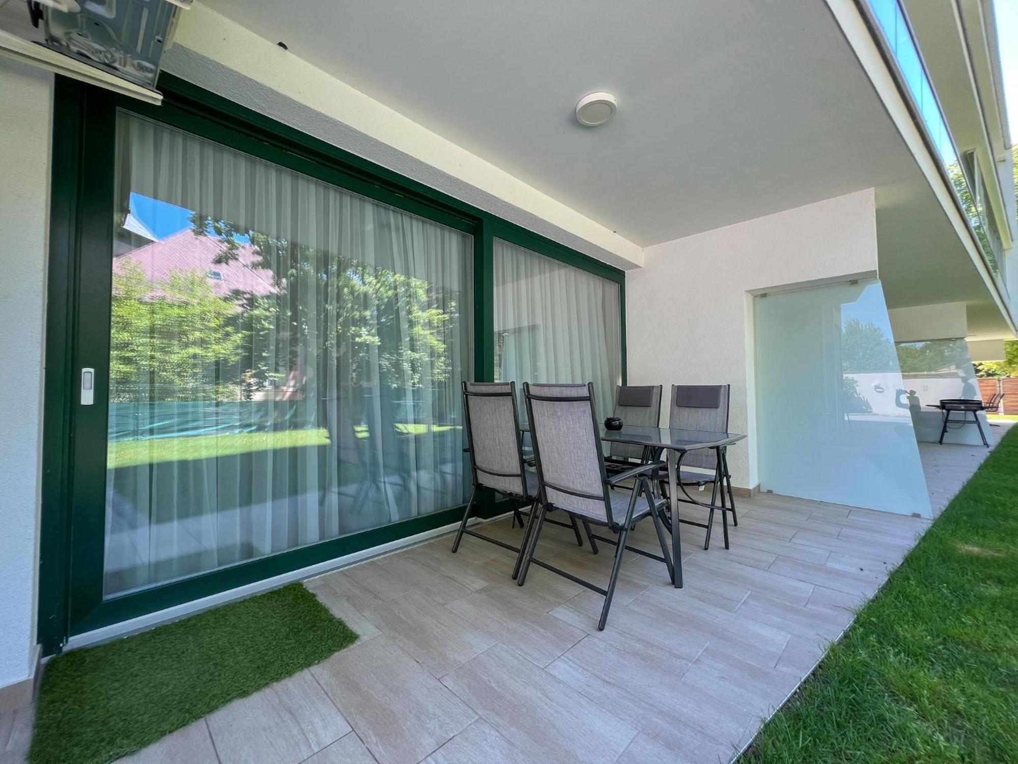 Villa Bauhaus Wellness Apartman Fsz. 1 Siófok Exterior foto